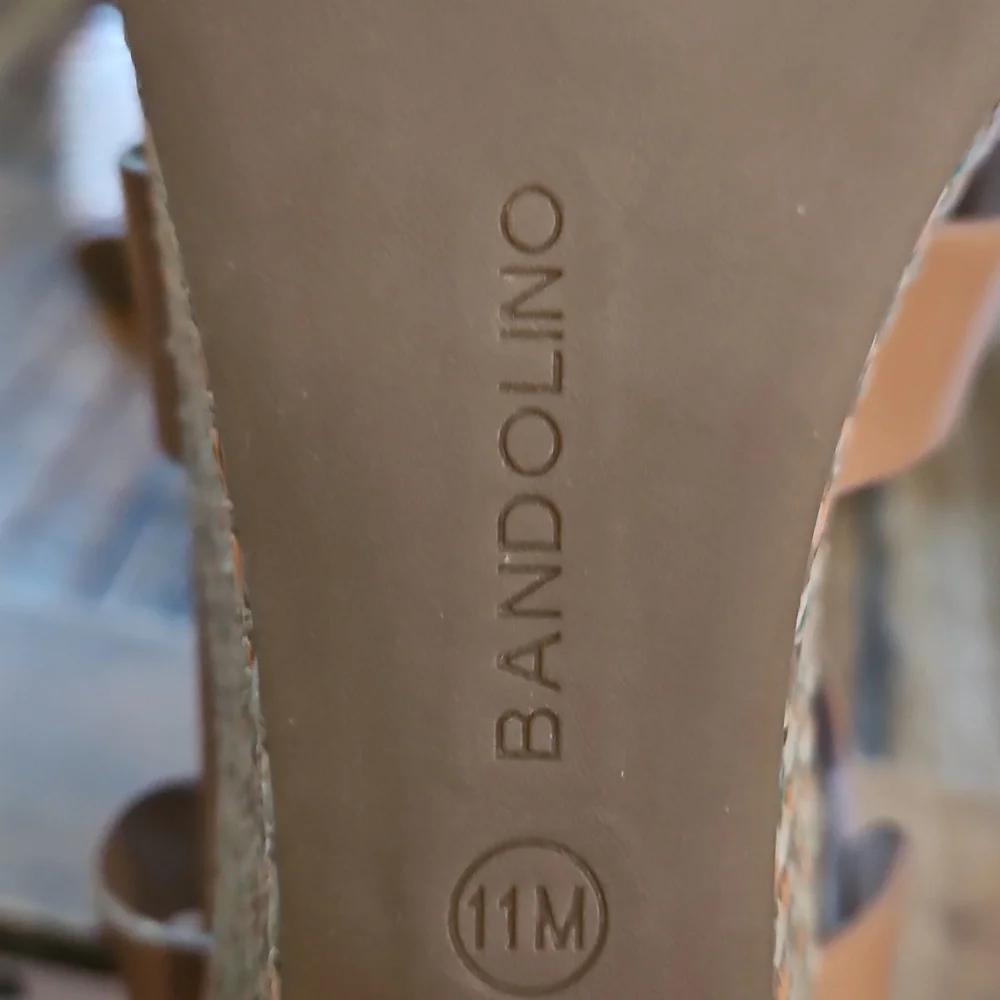 NWOT Bandolino Women's Tan Wedge‎ Heel Espadrille Strappy Sandals. Size 11